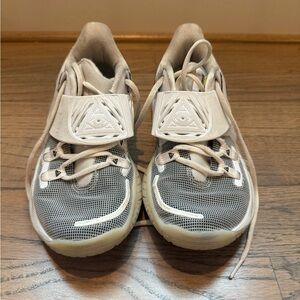 Authentic Nike Kyrie Low 3 ‘Eclipse’, CJ1286 basketball shoes